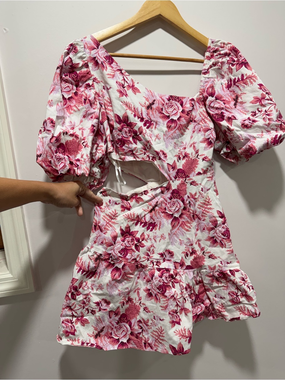 Hello Molly Sweetest Kind Floral Cutout Mini Dress Pink Rose Puff Sleeve Size L